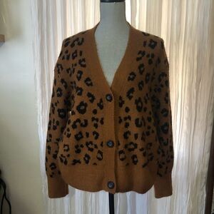 Old navy cardigan Sweater Leopard print Size Large
